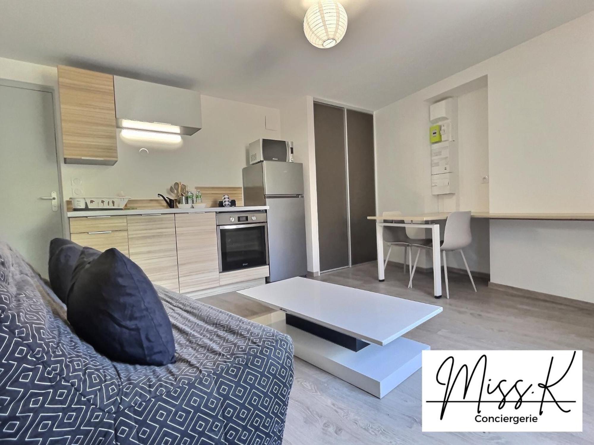"Secret Garden" De Miss.K Conciergerie Apartment ตูร์นุส ภายนอก รูปภาพ